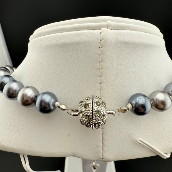 Elegant Gray & Silver Beaded Necklace With Rhinestone Clasp - Picture 6 of 6
